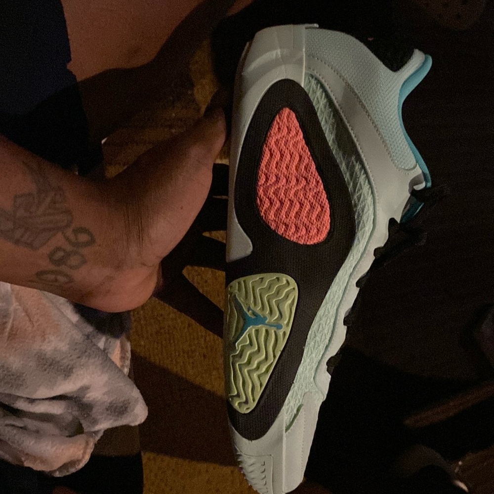 Jason Tatum 2 size 11! Played in one time in doors !! Rating 9/10